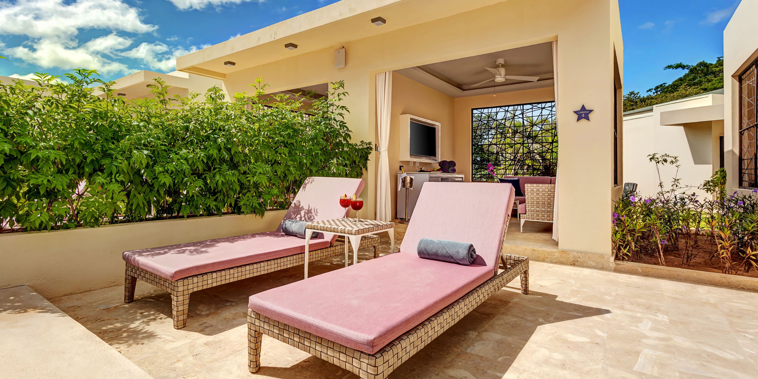 Planet Hollywood Cr Cabana Terrace